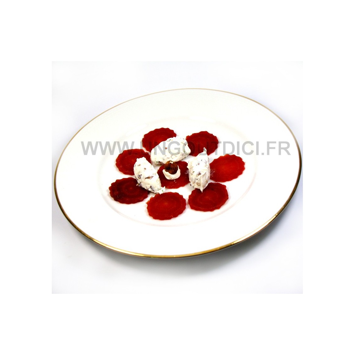 Carpaccio de beteraves aux noisettes